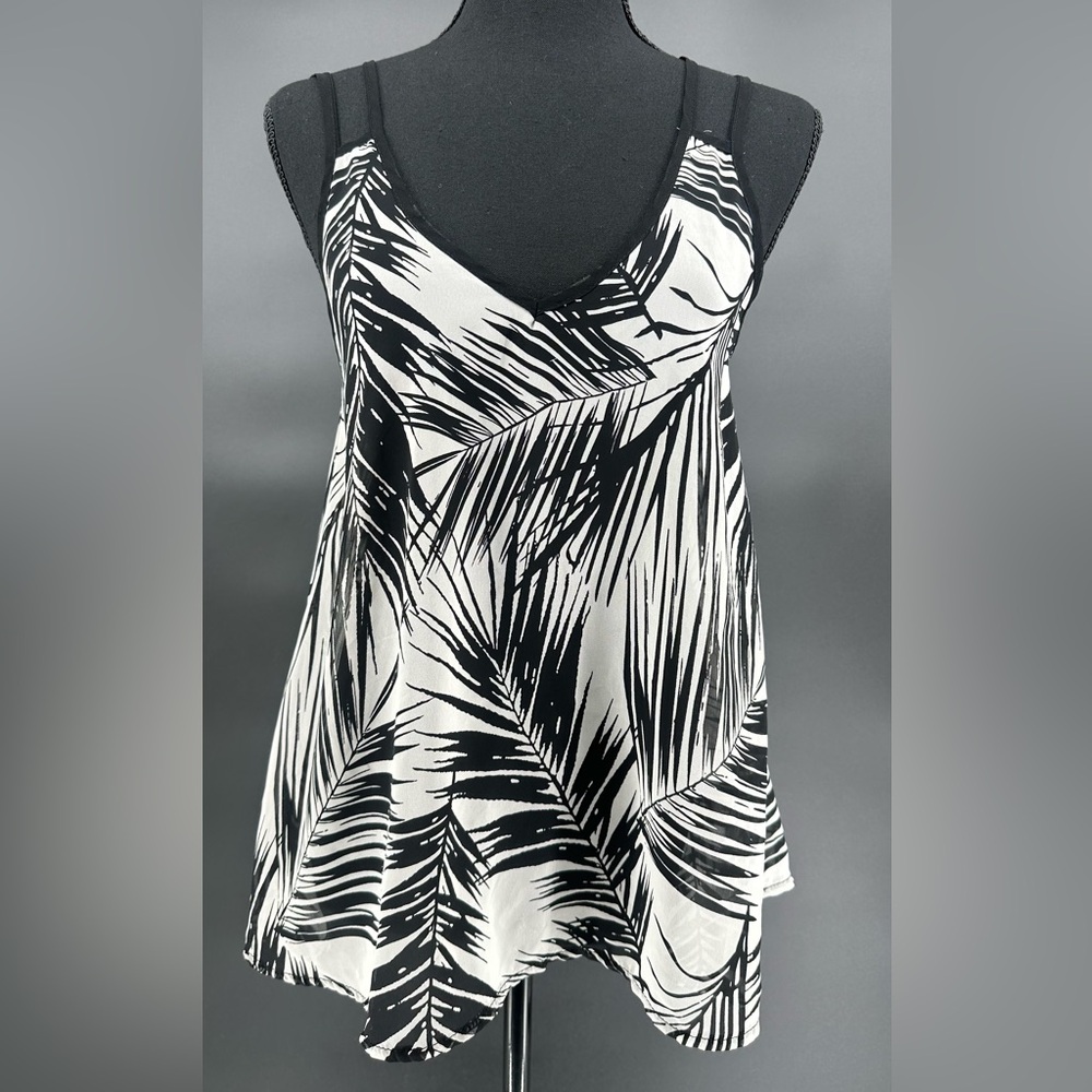 #69- Ya Los Angeles‎ Black and White Palm Print Top Size Small